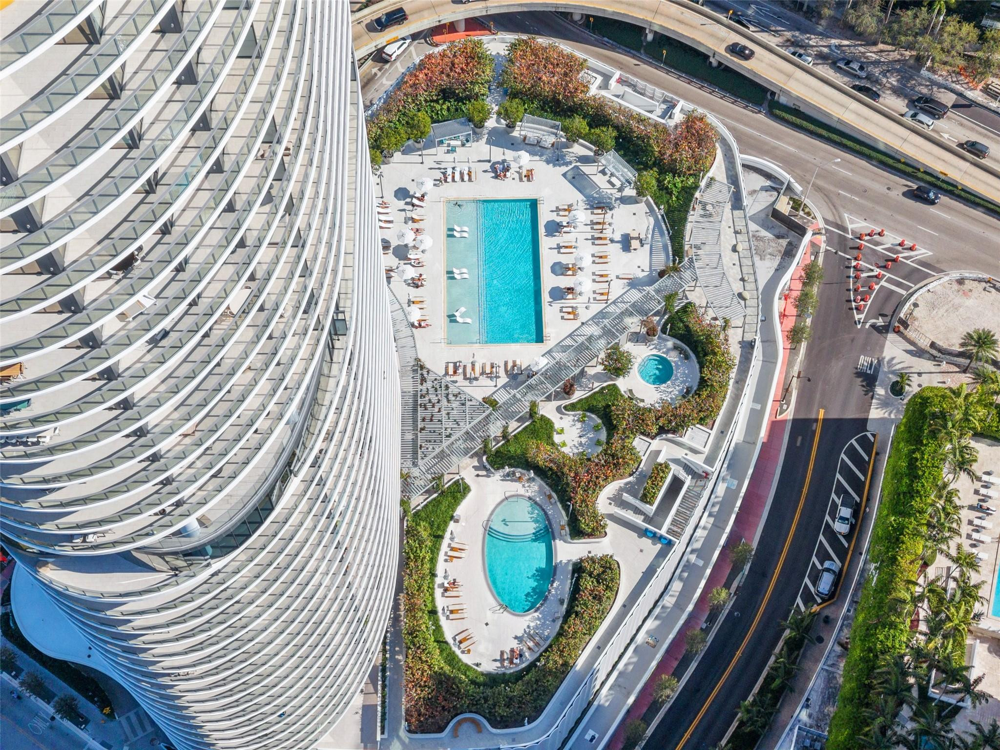 500 Alton Road, Unit 1006 Miami Beach, FL 33139 - Photo 3 of 42 Photo 3