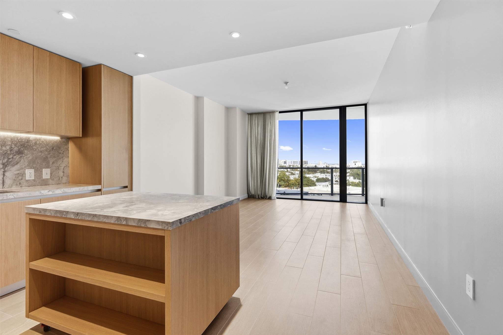 500 Alton Road, Unit 1006 Miami Beach, FL 33139 - Photo 6 of 42 Photo 6