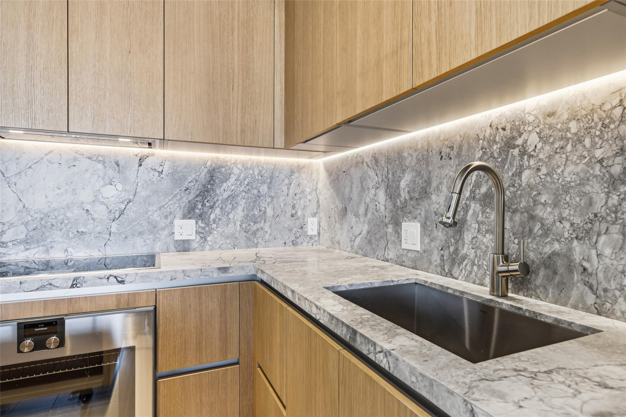 500 Alton Road, Unit 1006 Miami Beach, FL 33139 - Photo 9 of 42 Photo 9