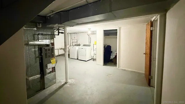 $280,000 | 158 Monroe Avenue, Waterbury, CT 06705