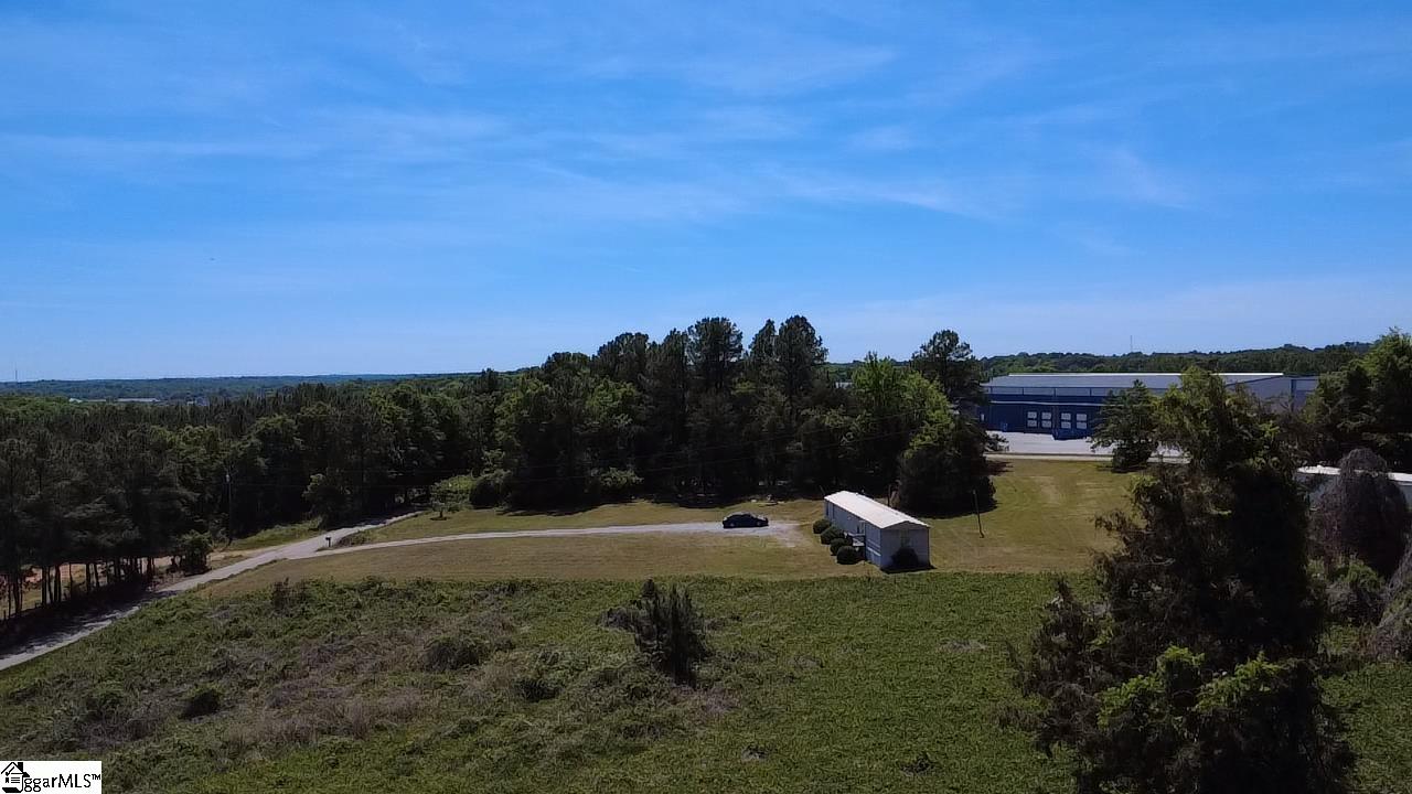 215 Leonard Road Duncan, SC 29334 - Photo 3 of 12