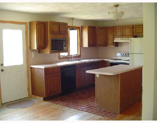175 Schoolhouse Road Warren, RI 02885 - Photo 3 of 7 Kitchen.