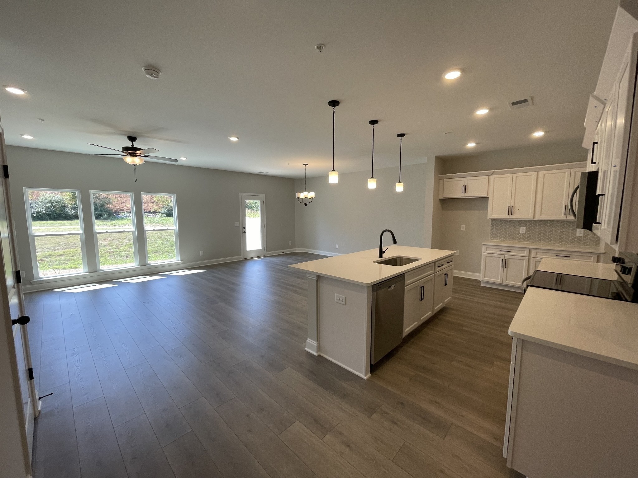 1154 June Wilde Ridge Spring Hill, TN 37174 - Photo 3 of 34