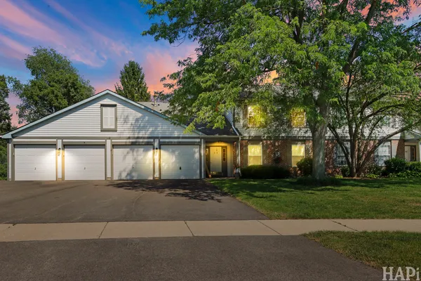$224,900 | 260 Crestview Drive, Unit C, Wauconda, IL 60084