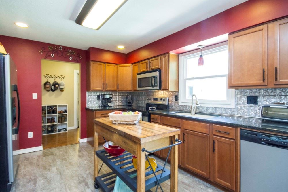 8834 Mayhew Road Fort Wayne, IN 46835 - Photo 5 of 35