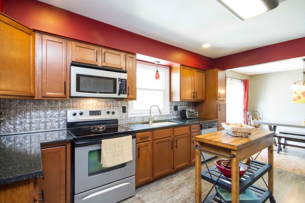8834 Mayhew Road Fort Wayne, IN 46835 - Photo 8 of 35