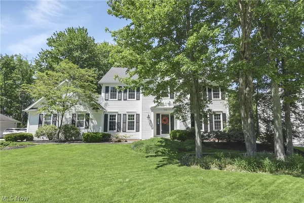 $595,000 | 705 Lake Trail, Aurora, OH 44202