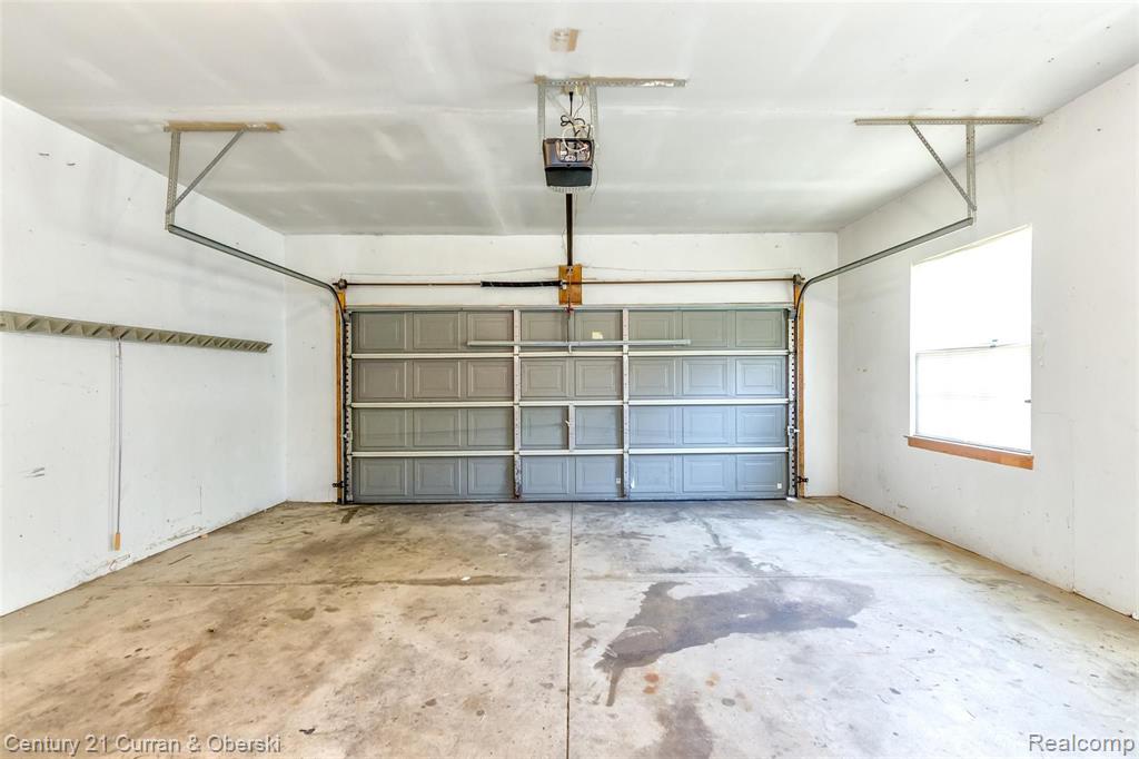 9721 Stark Road Livonia, MI 48150 - Photo 28 of 44