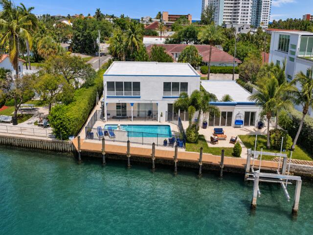 1717 North Riverside Drive, Unit 1 Pompano Beach, FL 33062 - Photo 3 of 28 outside 1717