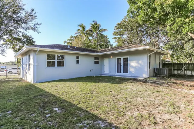 $2,795 | 5819 Wilson Street, Hollywood, FL 33021
