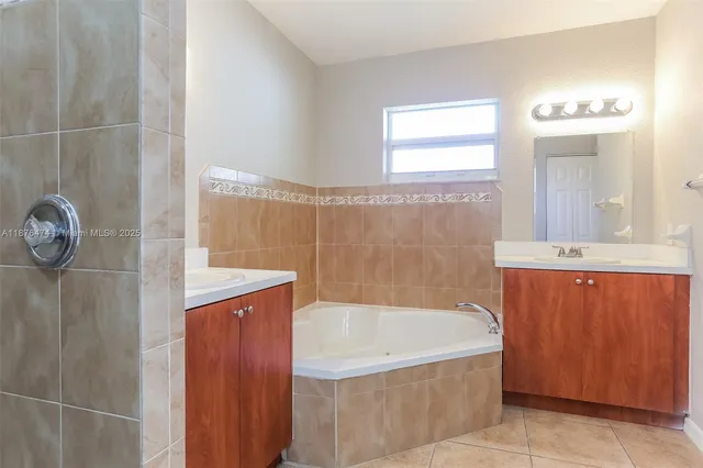 $2,795 | 5819 Wilson Street, Hollywood, FL 33021