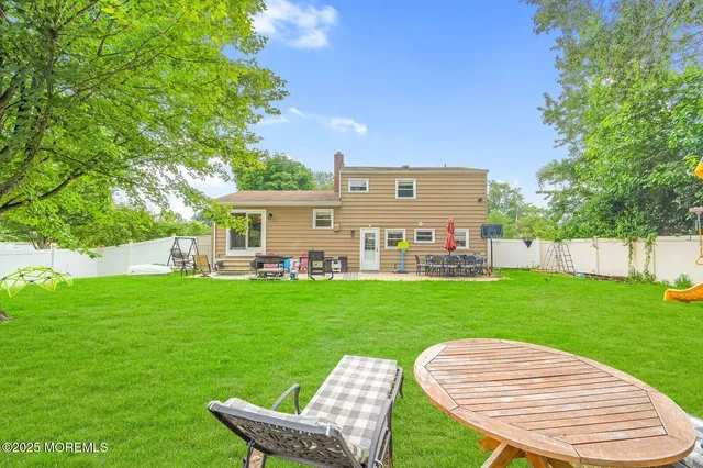 $679,000 | 9 Brentwood Terrace, Middletown, NJ 07748