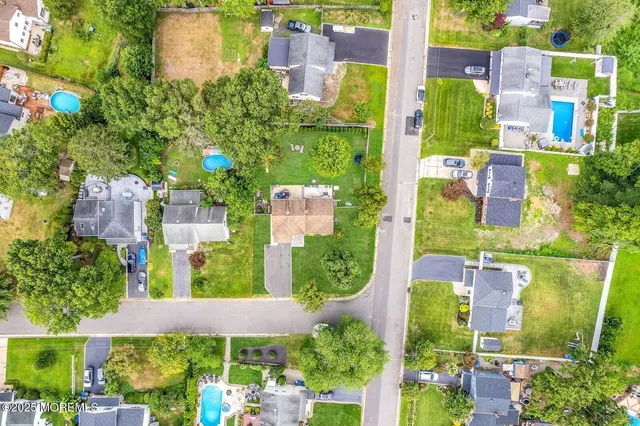 $679,000 | 9 Brentwood Terrace, Middletown, NJ 07748