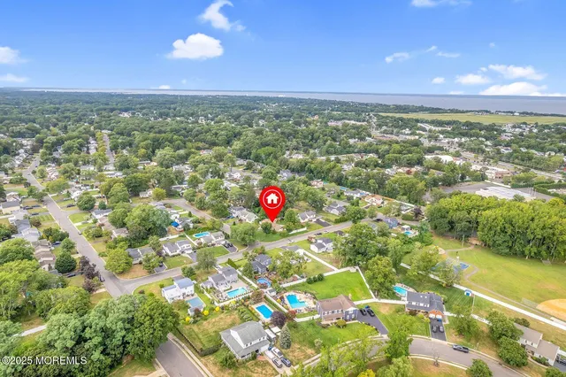 $679,000 | 9 Brentwood Terrace, Middletown, NJ 07748