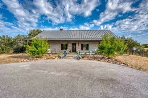 $750,000 | 105 Keystone, Buchanan Dam, TX 78609