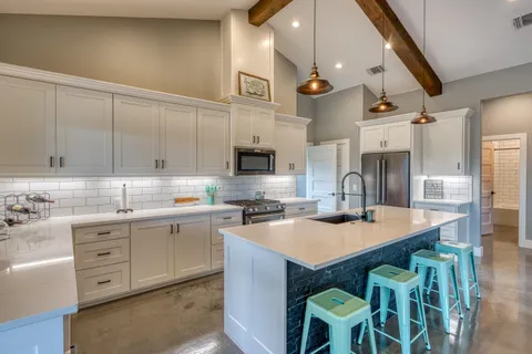 $750,000 | 105 Keystone, Buchanan Dam, TX 78609