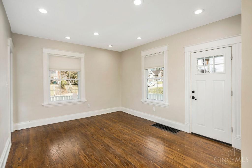 4817 Plainville Road Cincinnati, OH 45227 - Photo 4 of 27
