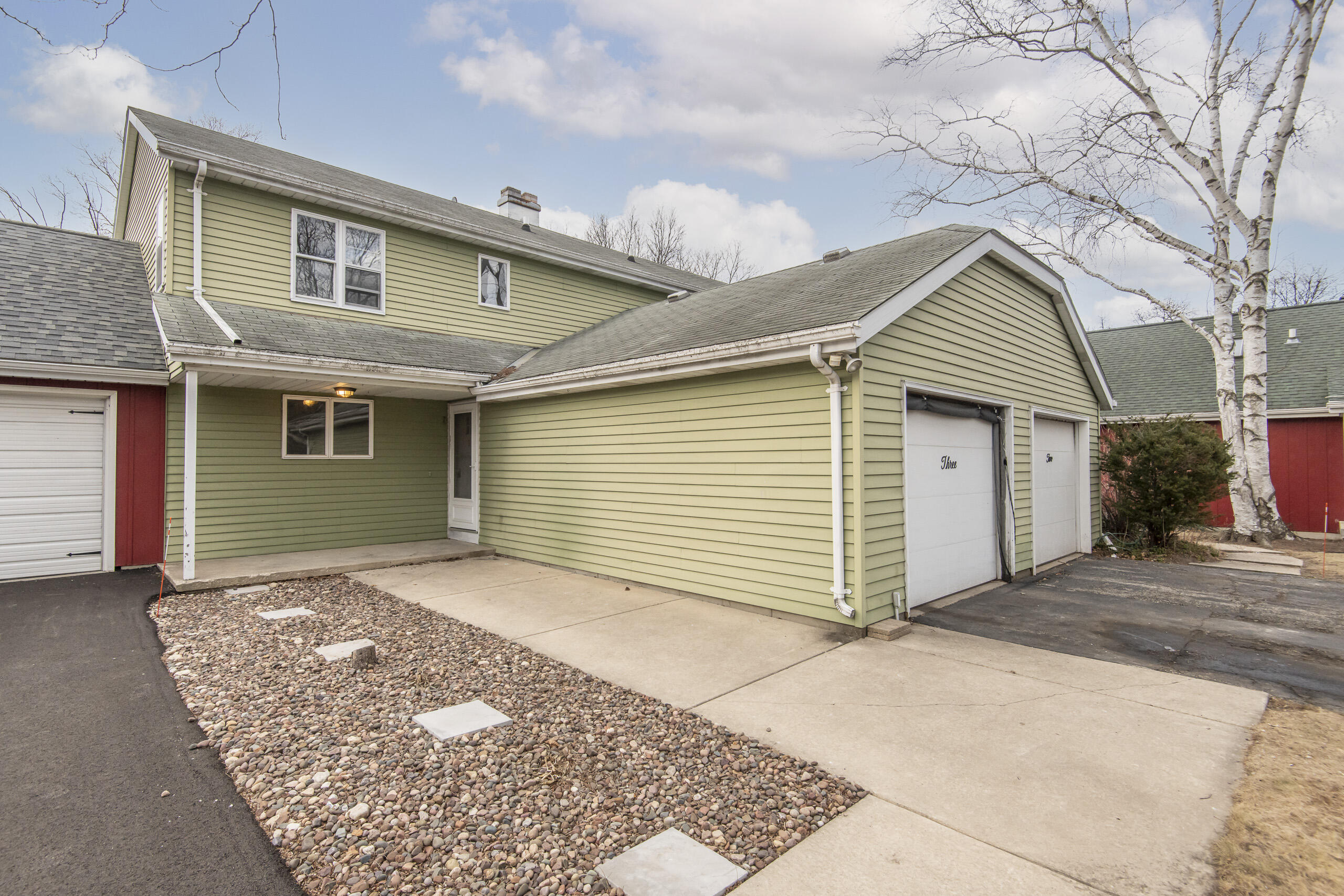 3 Linden Circle Jefferson, WI 53549 - Photo 2 of 28 3 Linden Cir-1