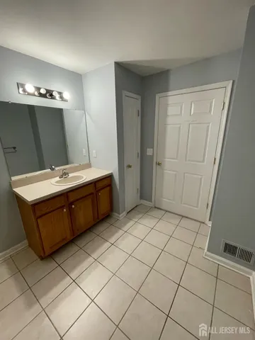 $3,250 | 301 Pinelli Drive, Piscataway, NJ 08854