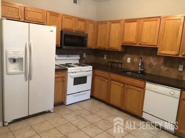 $3,250 | 301 Pinelli Drive, Piscataway, NJ 08854