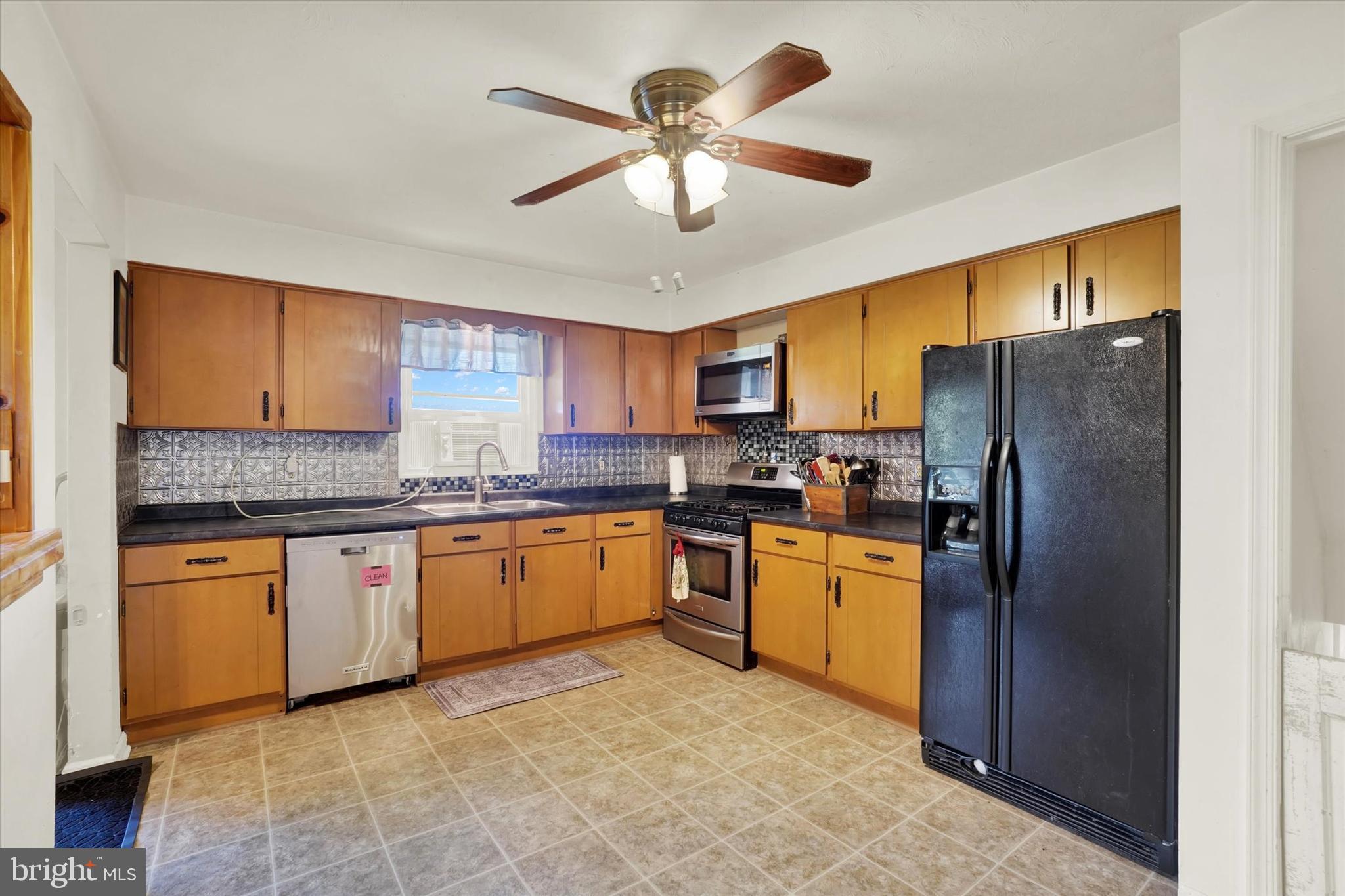 2930 Freysville Road Red Lion, PA 17356 - Photo 7 of 32 Gallery Image 7