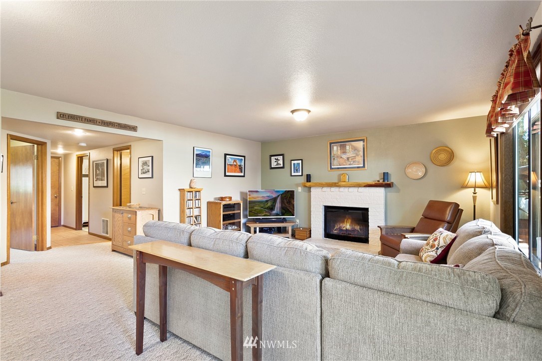 18233 155th Place Southeast Renton, WA 98058 - Photo 16 of 40 Gallery Image 16