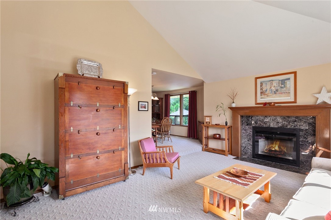 18233 155th Place Southeast Renton, WA 98058 - Photo 4 of 40 Gallery Image 4