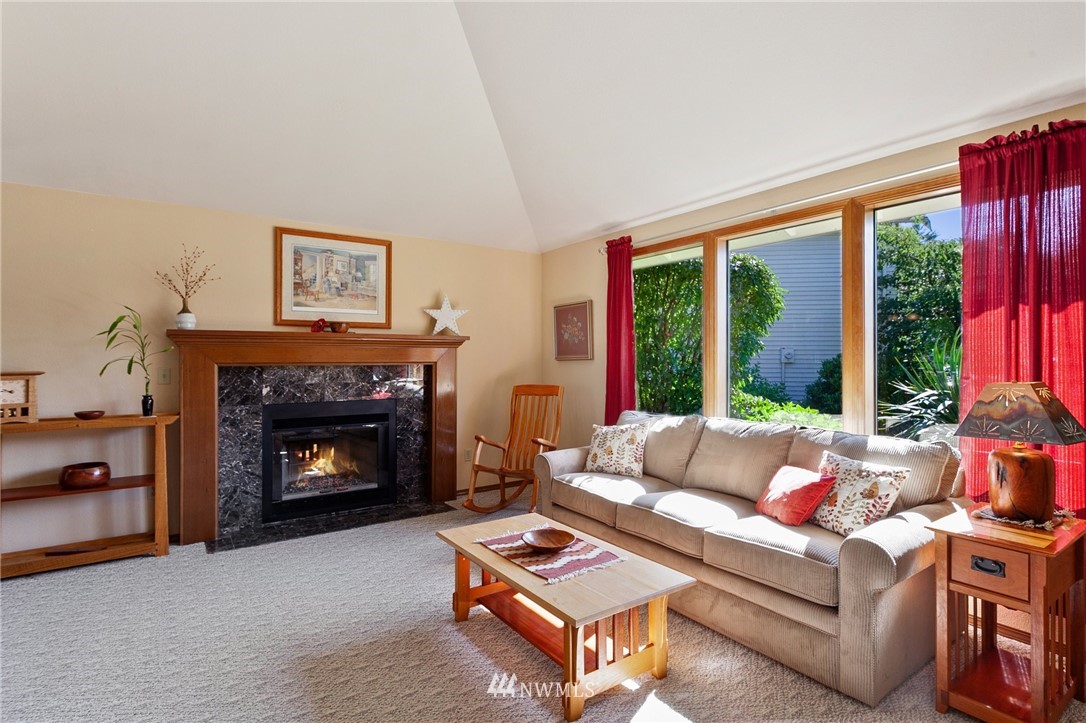 18233 155th Place Southeast Renton, WA 98058 - Photo 5 of 40 Gallery Image 5