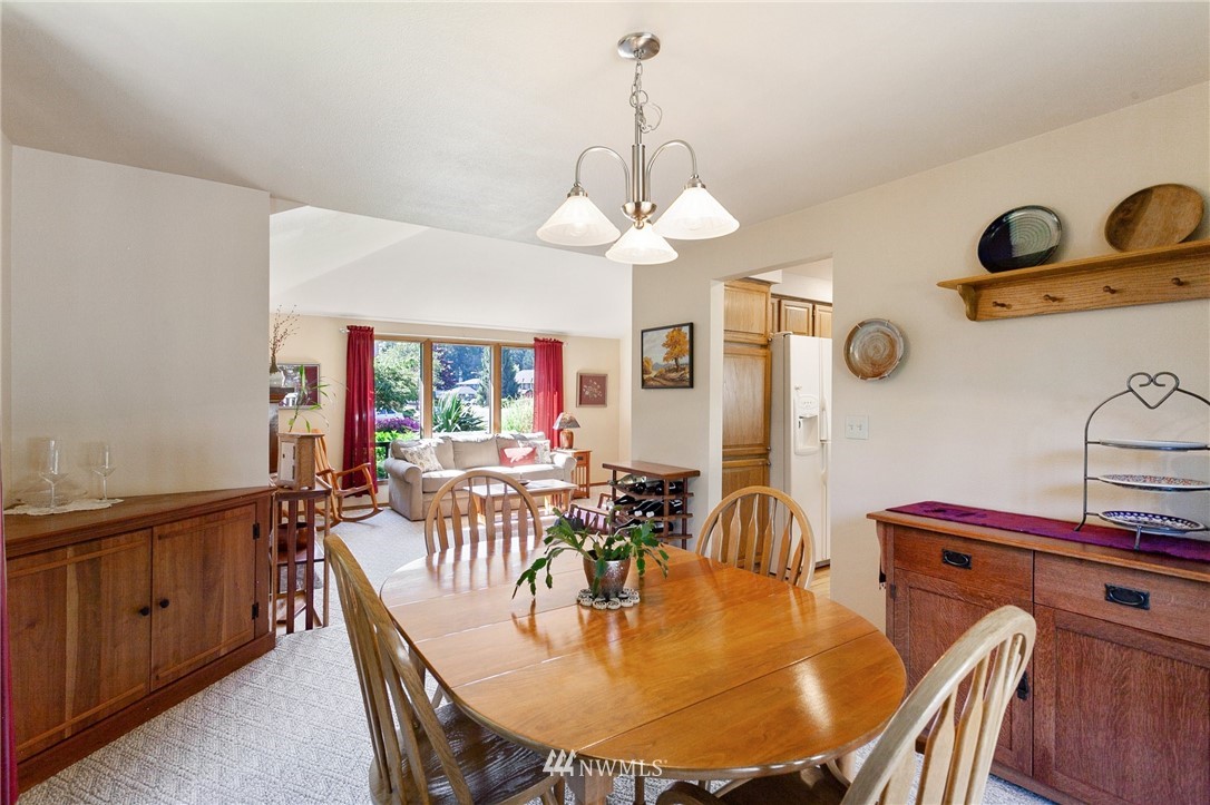 18233 155th Place Southeast Renton, WA 98058 - Photo 8 of 40 Gallery Image 8