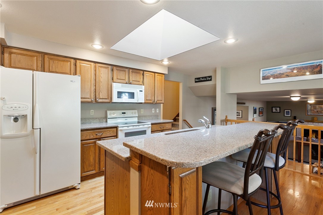 18233 155th Place Southeast Renton, WA 98058 - Photo 10 of 40 Gallery Image 10