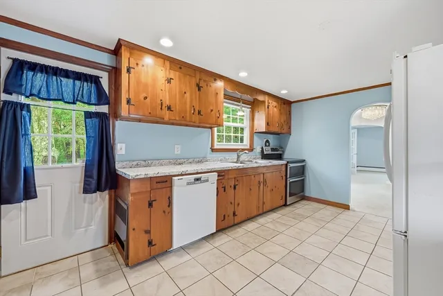 $499,000 | 15 Lowell Avenue, Holden, MA 01520