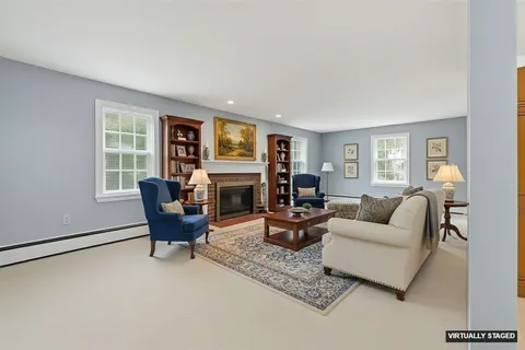 $499,000 | 15 Lowell Avenue, Holden, MA 01520