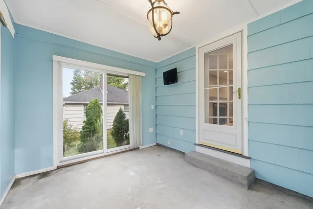 $499,000 | 15 Lowell Avenue, Holden, MA 01520