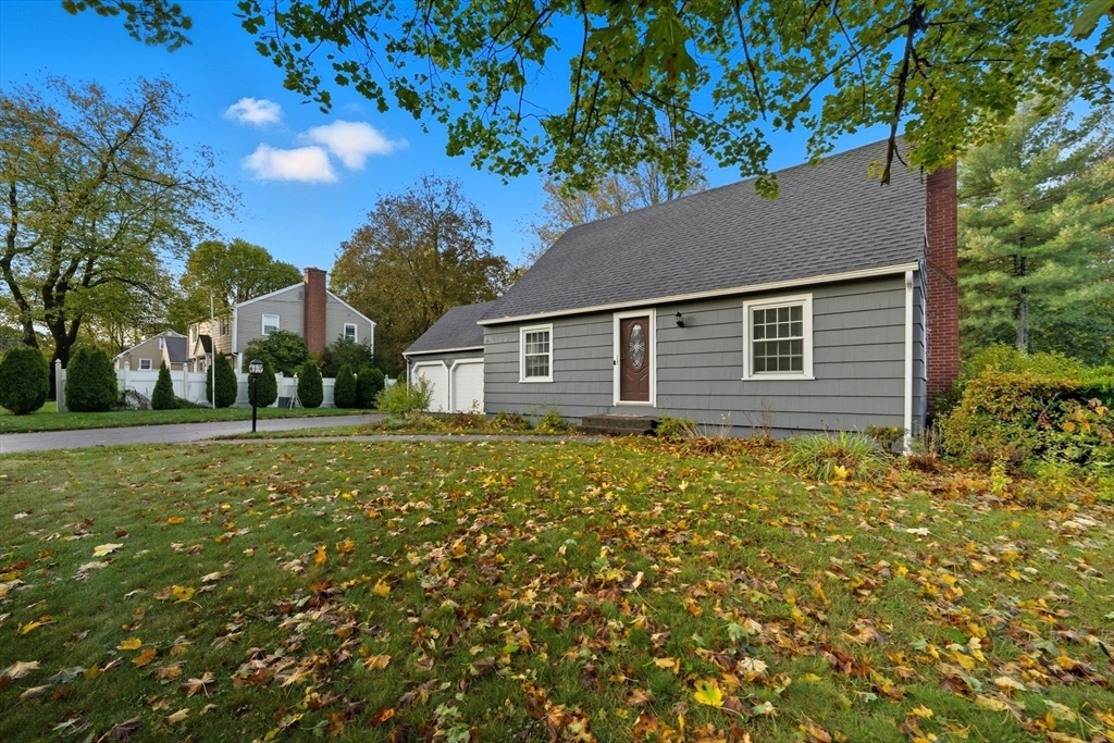 15 Lowell Avenue Holden, MA 01520 - Photo 35 of 42 a house view with a garden space