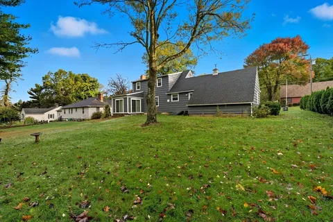 $499,000 | 15 Lowell Avenue, Holden, MA 01520