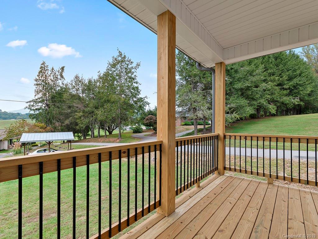 58 Hilltop Road Waynesville, NC 28786 - Photo 5 of 23 Gallery Image 5