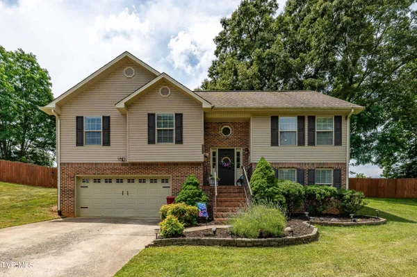 $429,000 | 2904 Muskett Drive, Johnson City, TN 37604
