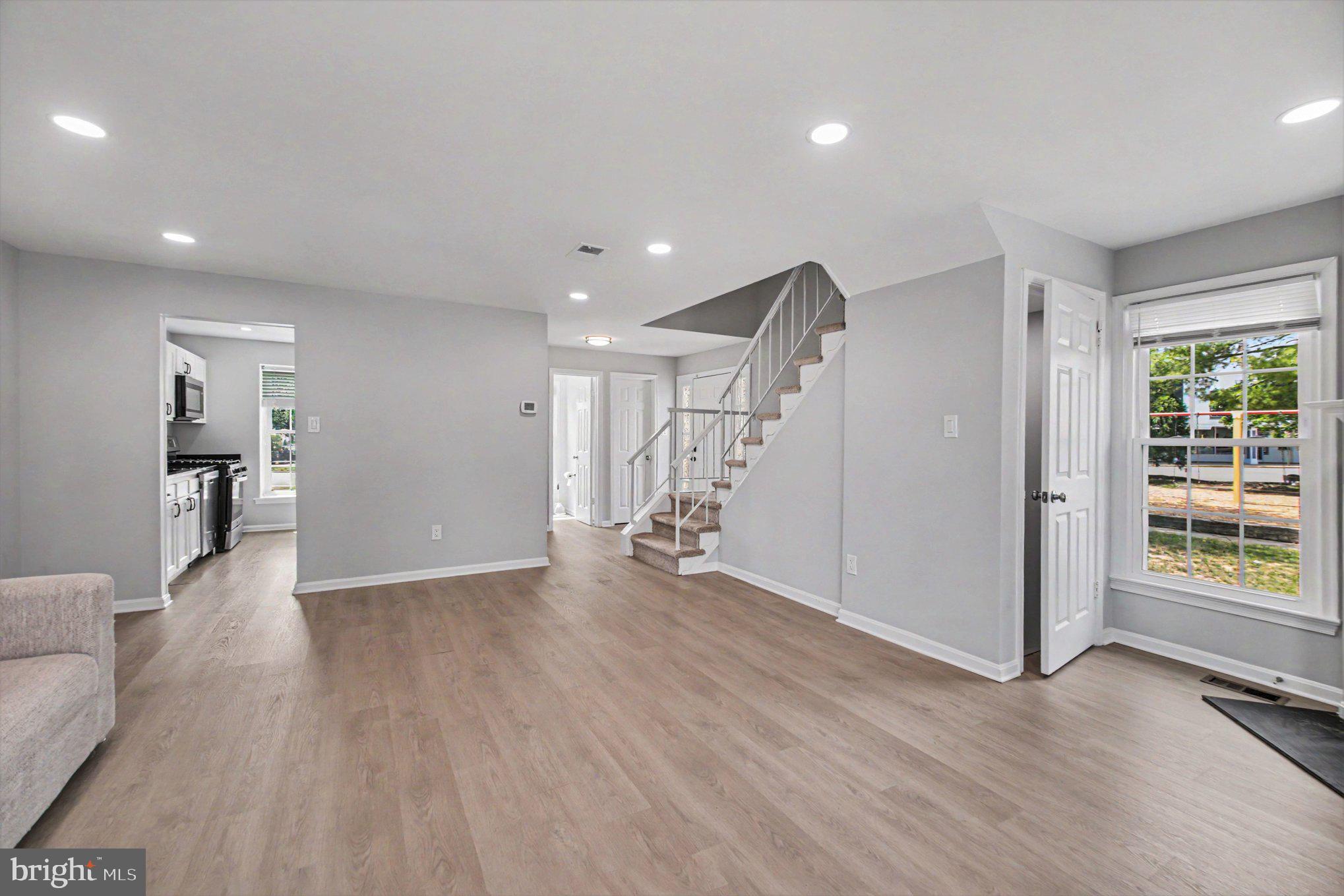 7981 Northumberland Road Springfield, VA 22153 - Photo 4 of 26 Bright and airy open living space.