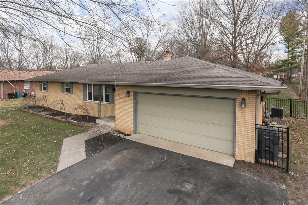371 North Peterman Road Greenwood, IN 46142 - Photo 2 of 28 Gallery Image 2