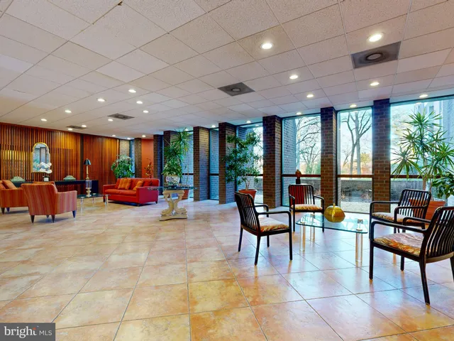 a view of a work space with furniture