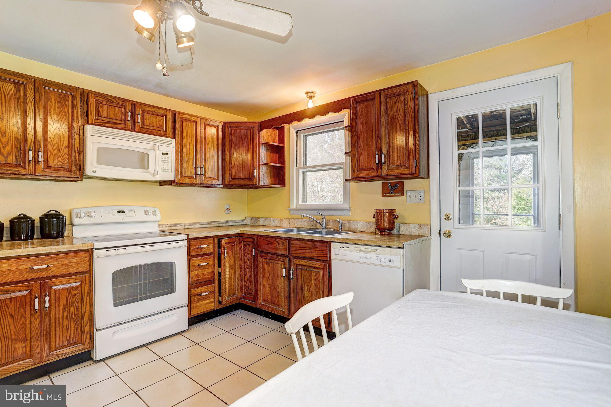 3714 Grave Run Road Hampstead, MD 21074 - Photo 6 of 25 Eat-In Kitchen