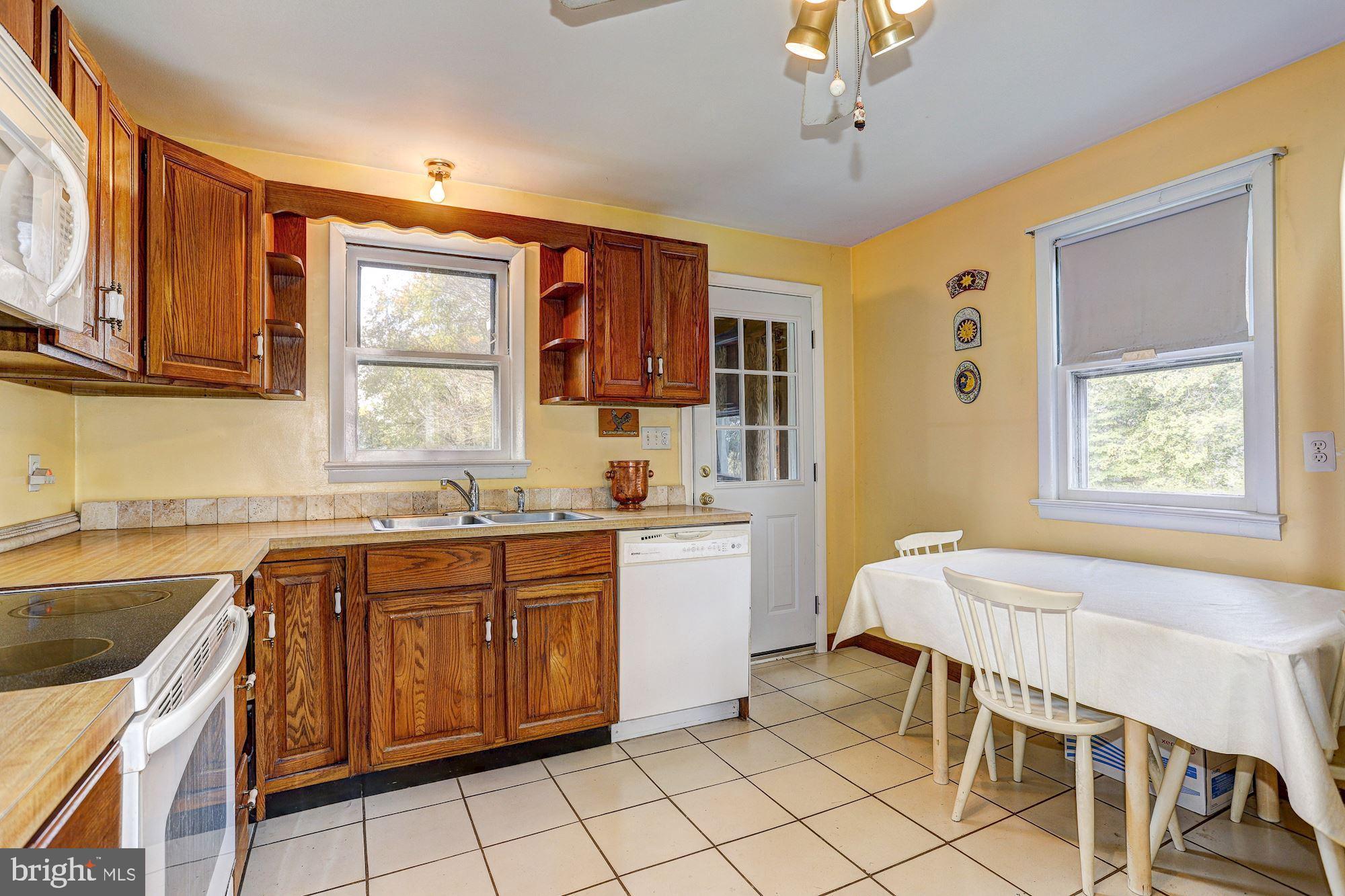 3714 Grave Run Road Hampstead, MD 21074 - Photo 7 of 25 Eat-In Kitchen
