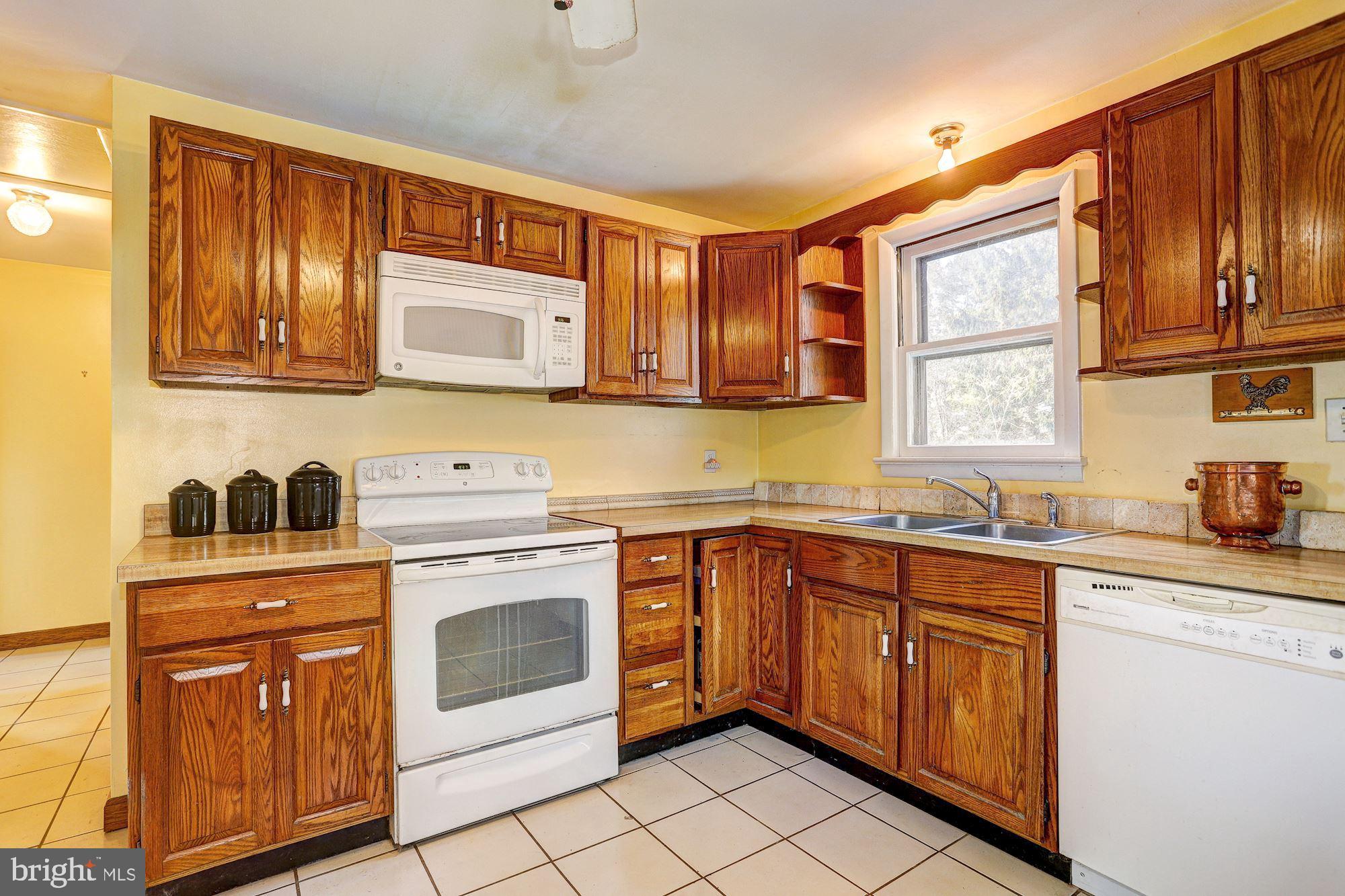 3714 Grave Run Road Hampstead, MD 21074 - Photo 9 of 25 Eat-In Kitchen