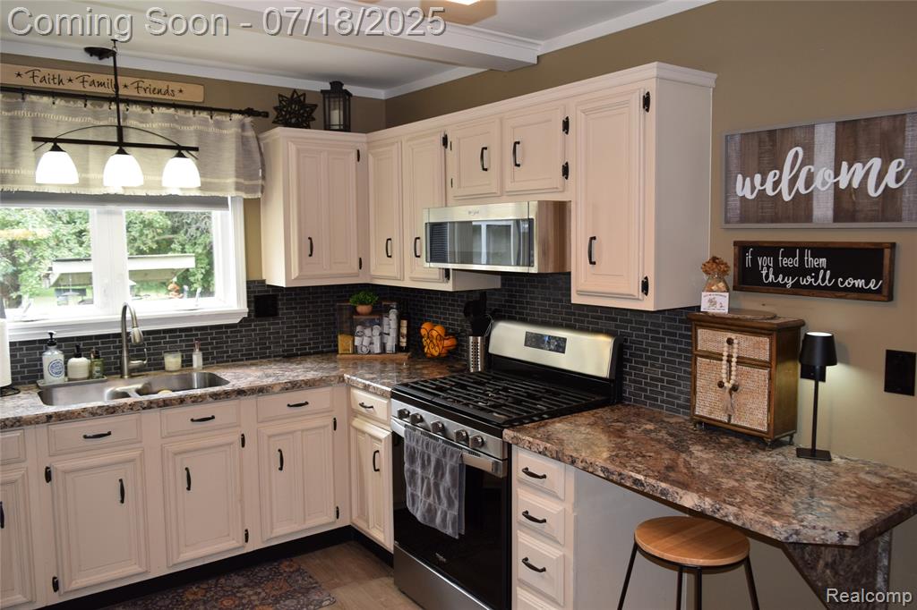 12263 Coldwater Road Flushing, MI 48433 - Photo 12 of 57