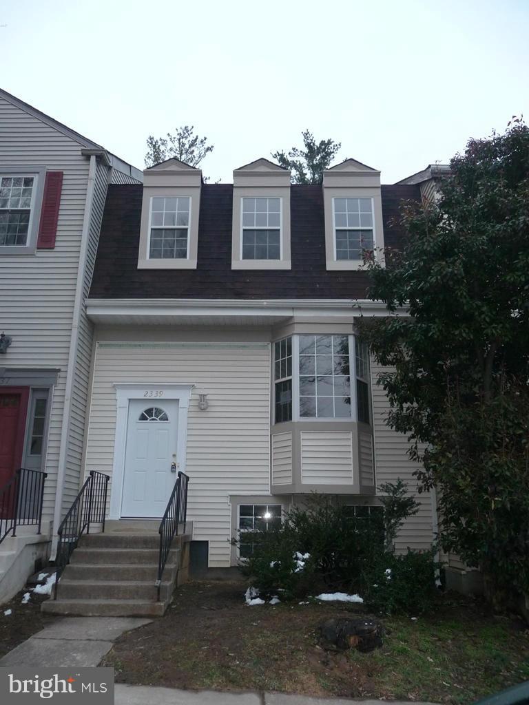 2339 Hunters Square Court Reston, VA 20191 - Photo 2 of 25 Exterior (Front)
