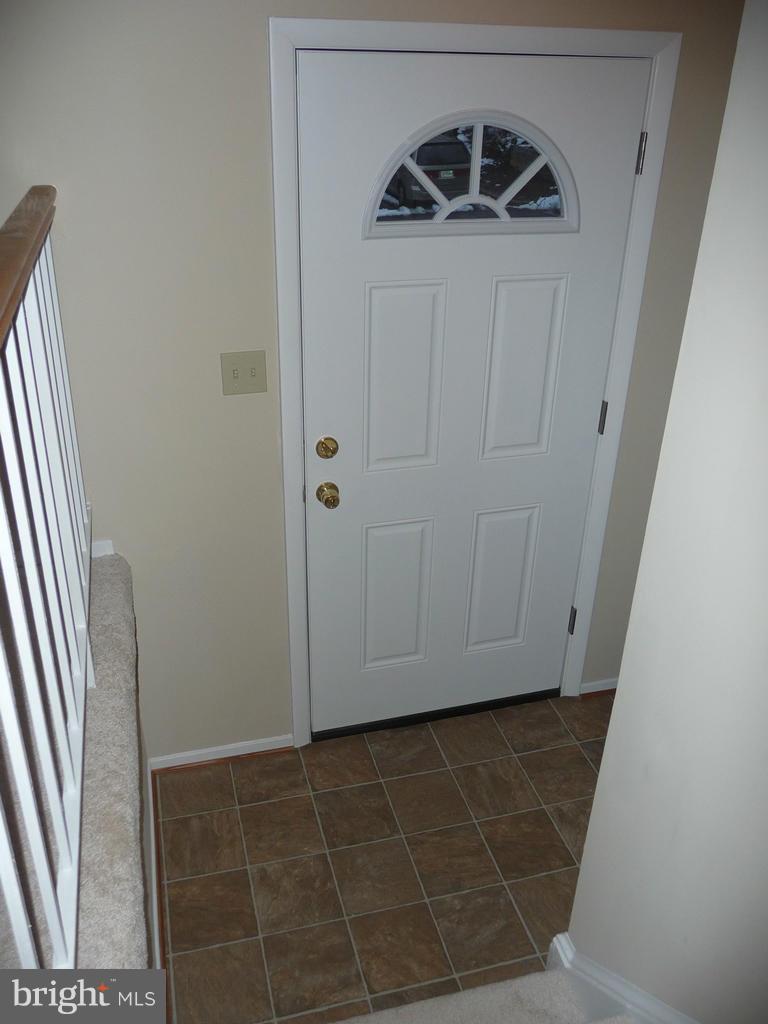 2339 Hunters Square Court Reston, VA 20191 - Photo 3 of 25 Interior (General)