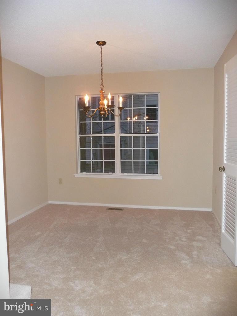 2339 Hunters Square Court Reston, VA 20191 - Photo 6 of 25 Dining Room