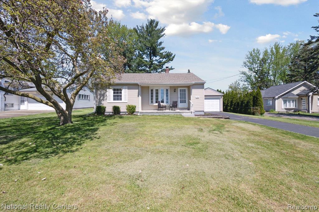 124 Wabash Road Rochester Hills, MI 48307 - Photo 1 of 33