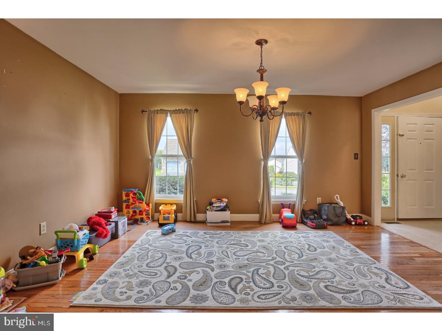 503 Augusta Drive West Sinking Spring, PA 19608 - Photo 2 of 25 Gallery Image 2