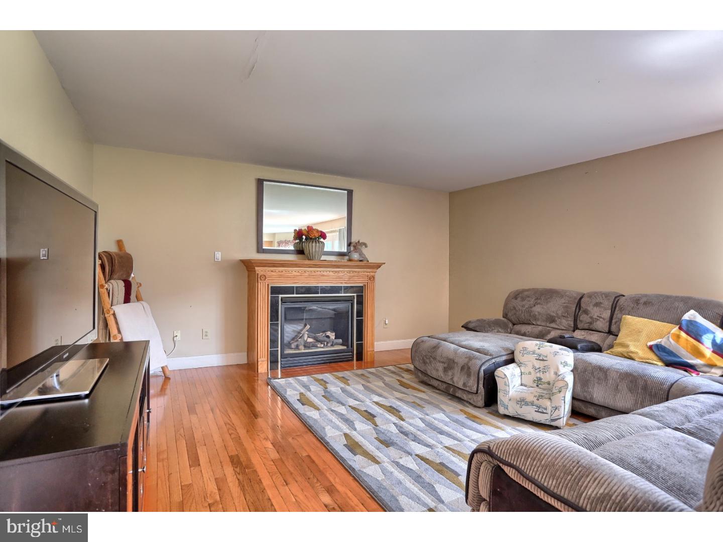 503 Augusta Drive West Sinking Spring, PA 19608 - Photo 3 of 25 Gallery Image 3